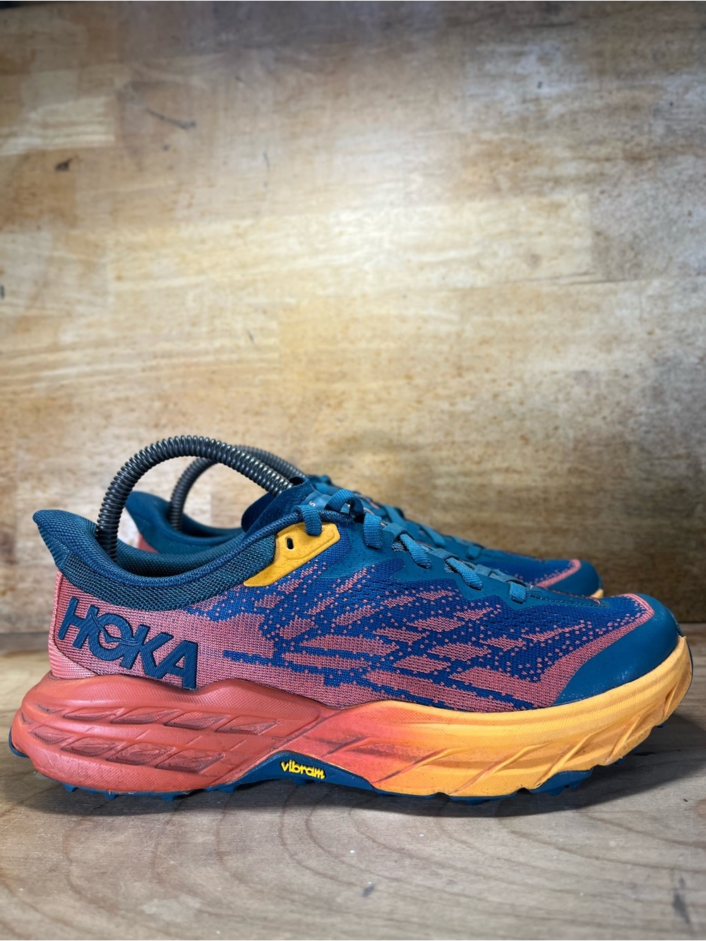 Hoka One One Speedgoat 5 Womens Size 7.5 Trail Running Shoes Sneakers Blue Coral
